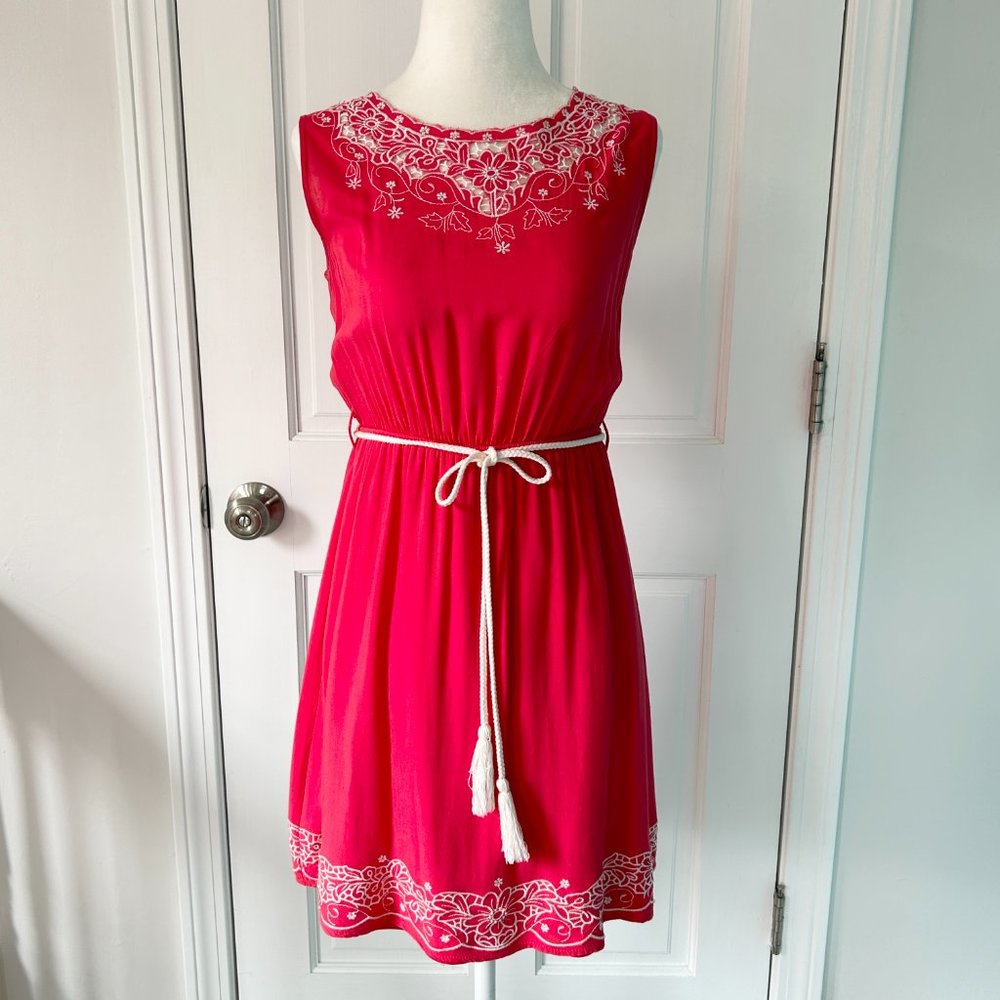 RARE MODCLOTH Romantically Refined My Way Dress (size M)